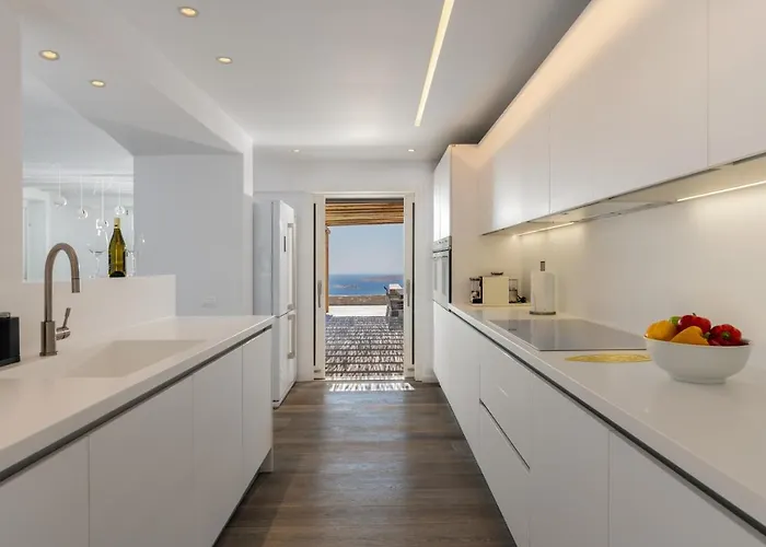 Sara Mykonos Psarou (Mykonos)