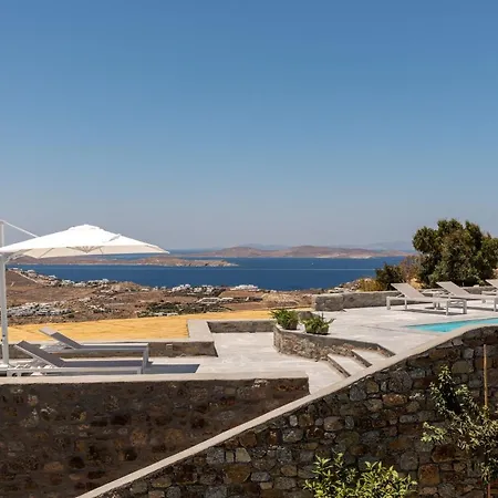 Sara Mykonos